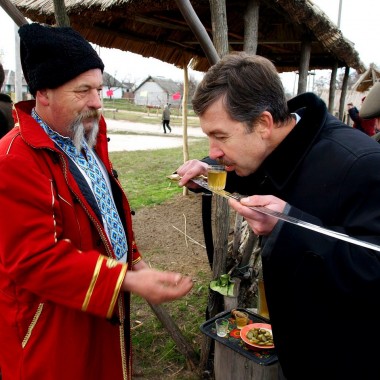 Екскурсія в Козачий Хутір Галушківка + музей Петриківського розпису з Дніпра