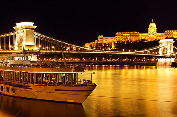 Прогулянка по Дунаю на кораблику