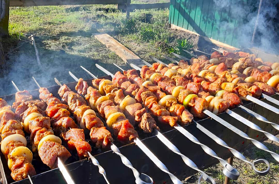 Картинка шашлыки на природе
