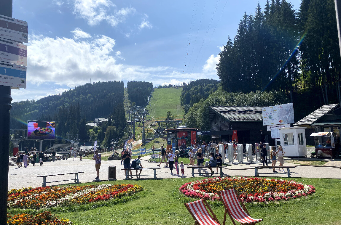 Картинка буковель летом