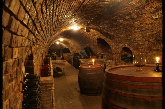 Винні підвали в Долині красунь