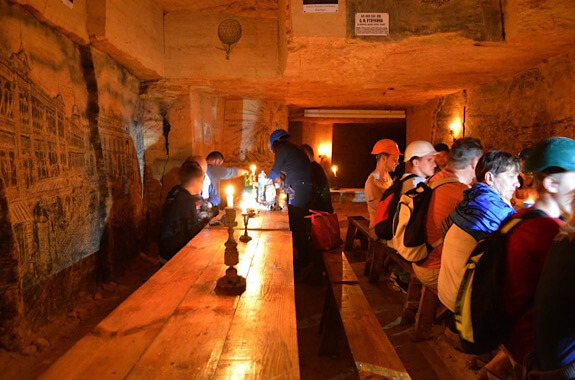 Картинка экскурсия в музее катакомб