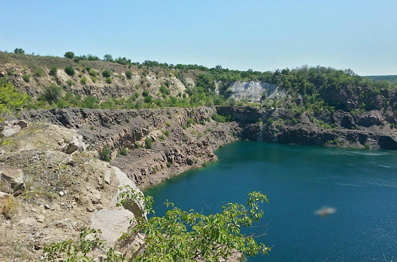 Картинка купание и релакс в радоновом озере