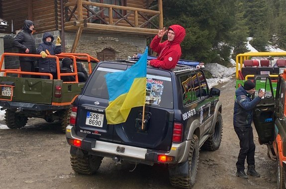 Картинка Тур у Закарпаття Катання на джипах по горі Гимба