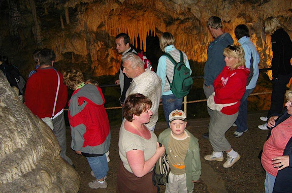 Картинка підземна печера