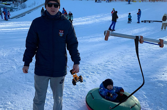 Картинка катання з дітьми