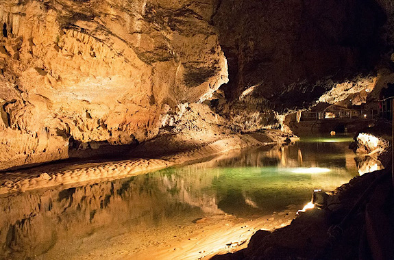 Картинка підземна печера