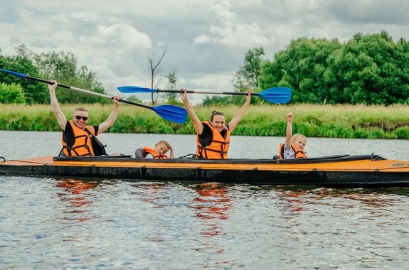 Катання на байдарках 