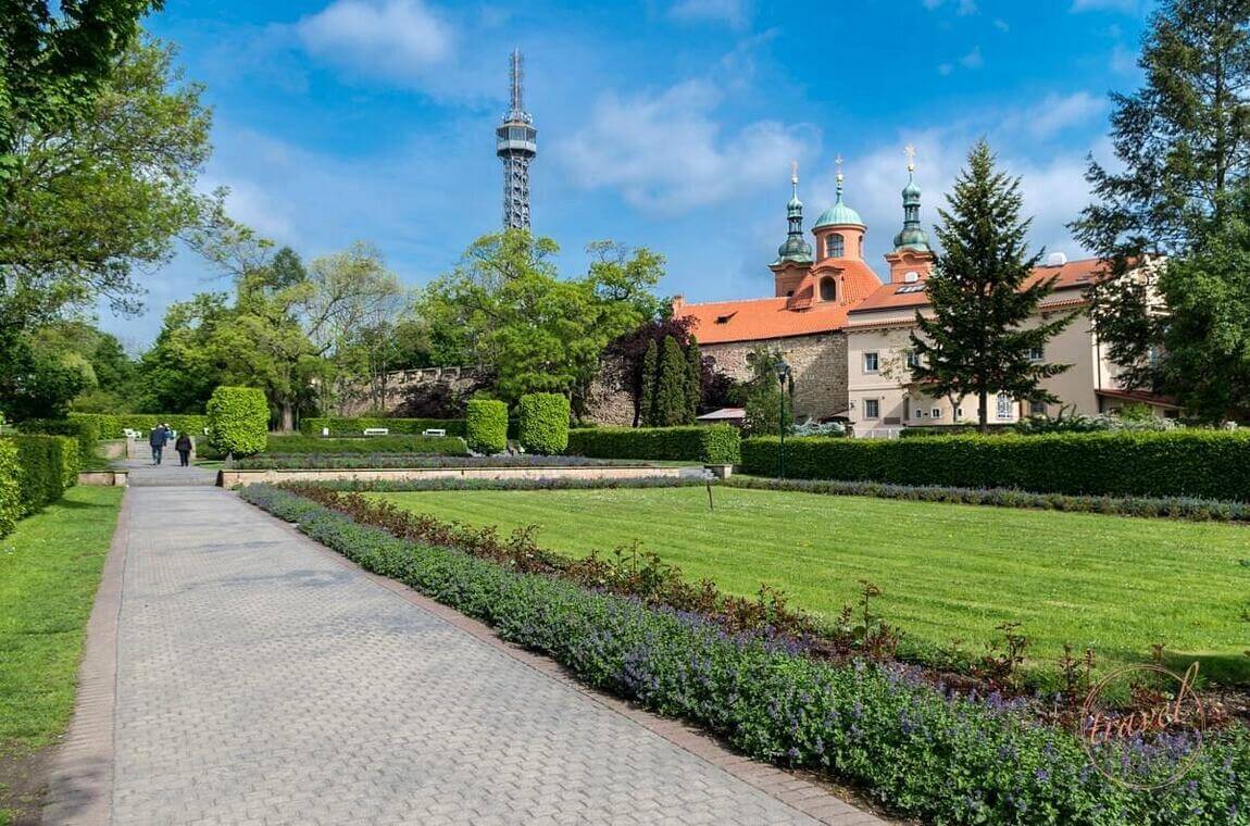 Петршинська вежа
