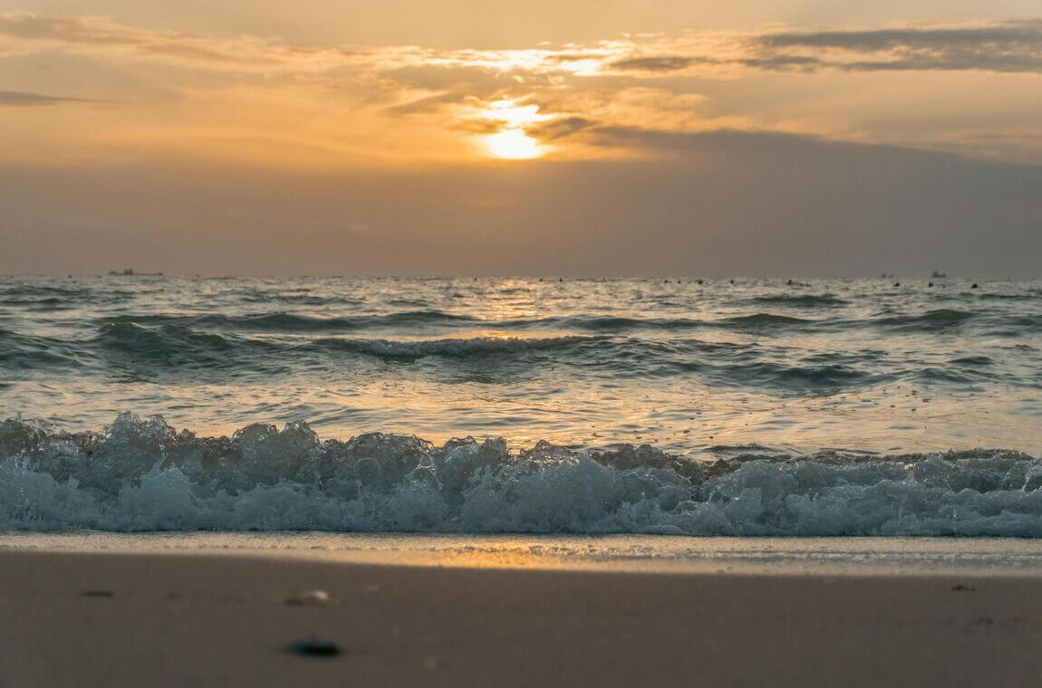https://navsi100.travel/img/cms/article/albania/sea_sunset.jpg