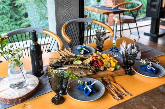 Фото арт-дровитня в Буковеле