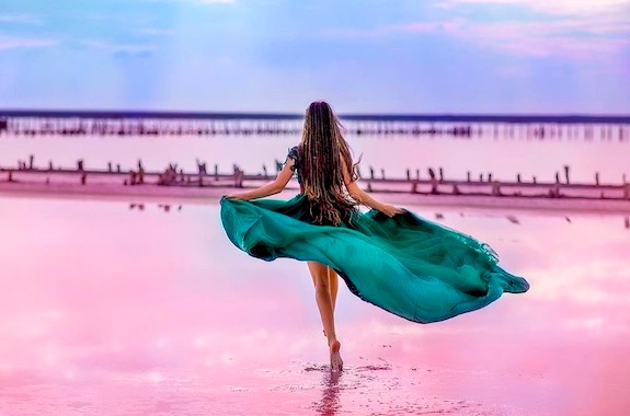 Фото поїздка на рожеве озеро