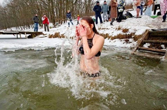 Хрещення у Харкові де зануритися