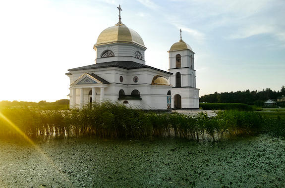 Поїздка до затопленої церкви