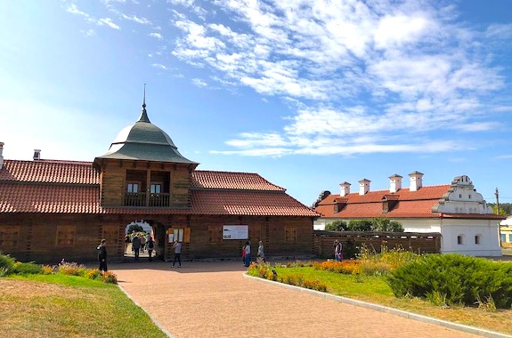 Фото поїздка до резиденції Хмельницького з Києва