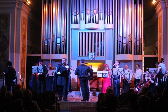 Фото поїздка до будинку органної та камерної музики