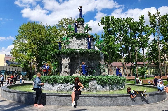 Картинка экскурсия в сад Шевченко из Днепра