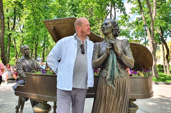 Картинка экскурсия в Харьков на парад тюльпанов