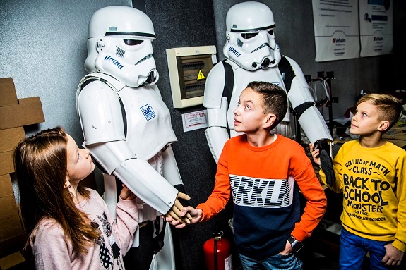 Фото поїздка для школярів до академії Крок