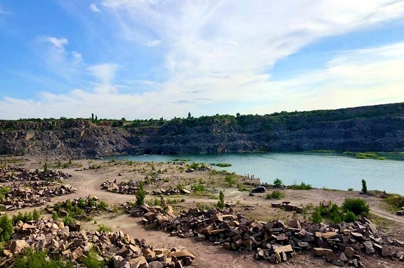 Малюнок поїздка на скелі Орлине гніздо