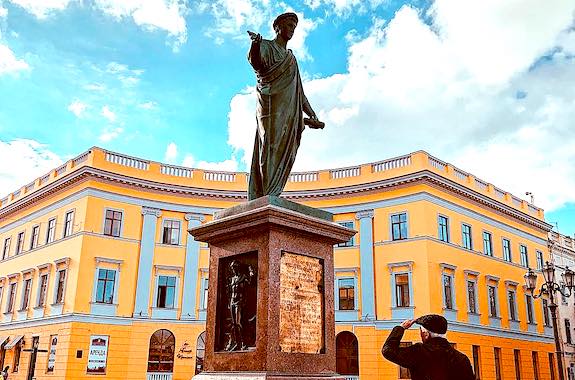 Картинка поїздка до Одеси на екскурсію на травневі свята