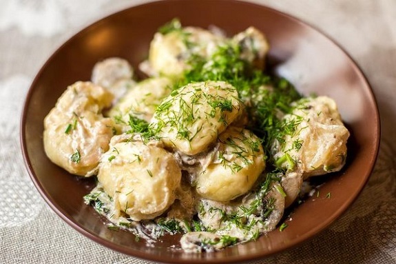 Картинка дегустація галушок у Полтаві