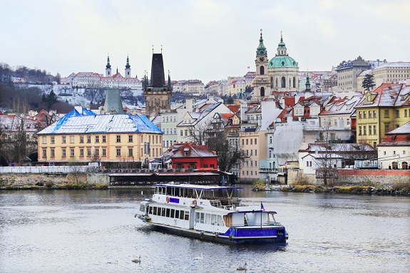 Картинка прогулянка на кораблику по Влтаві