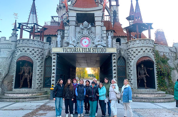 Картинка виктория фильм студия