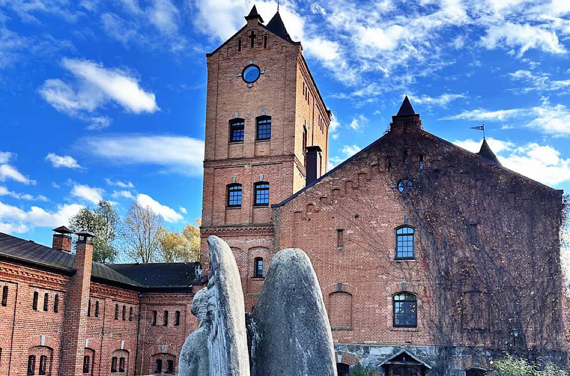 Картинка замок радомышль 