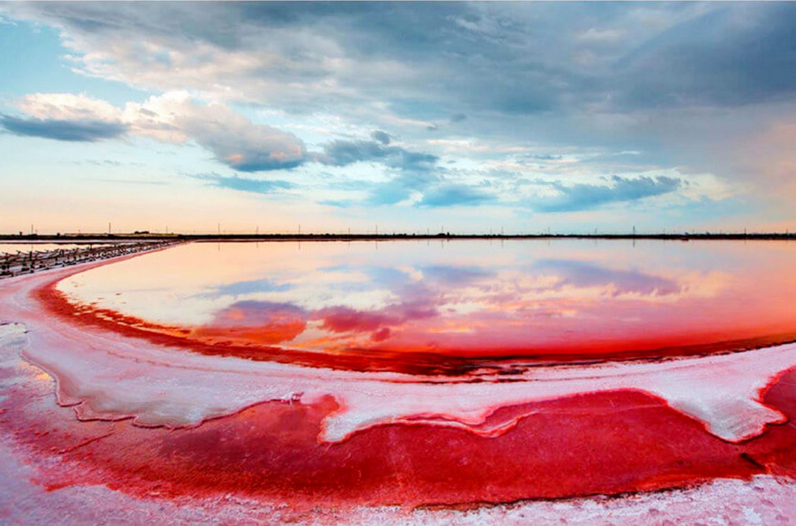 Розовое озеро