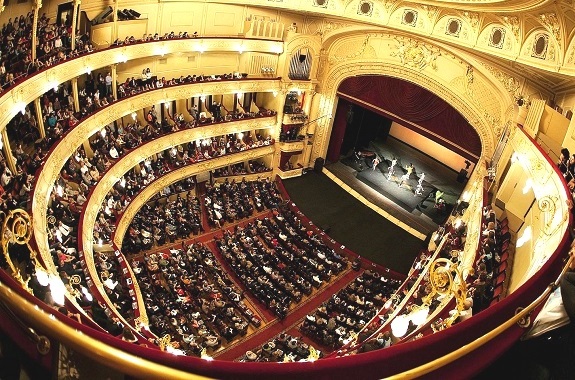 Фото поездка в оперный театр