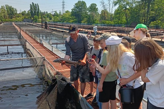 Картинка екскурсія на осетрову ферму
