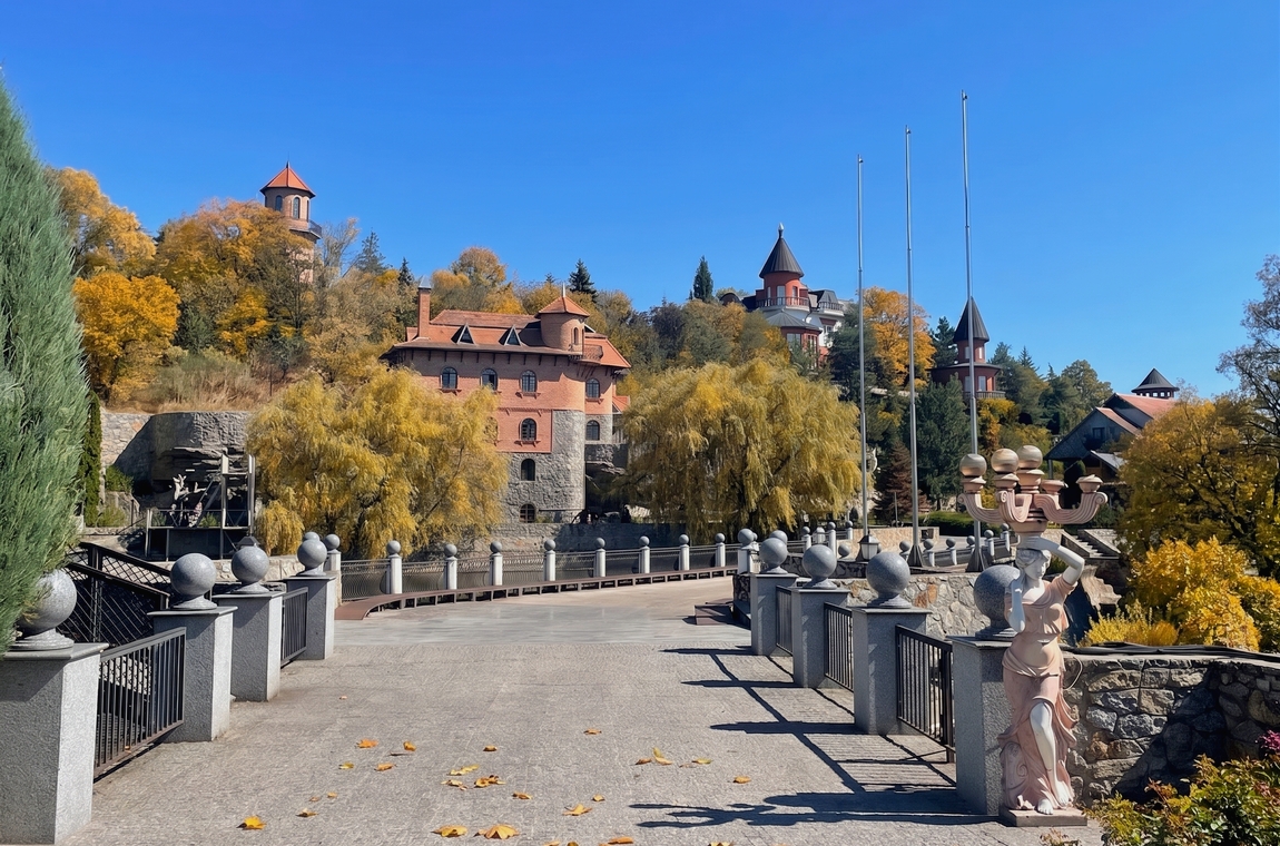 Картинка екскурсія в парк Буки