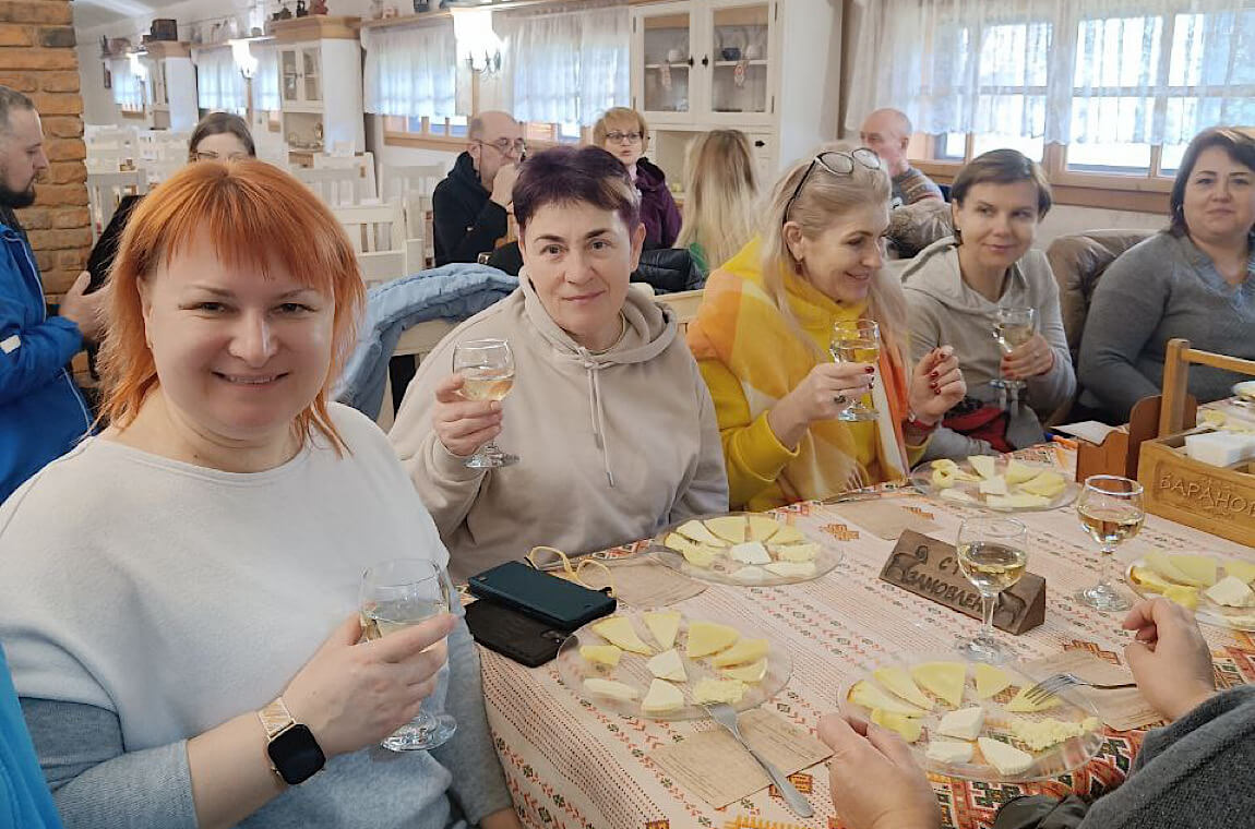Картинка дегустація сира на сироварні