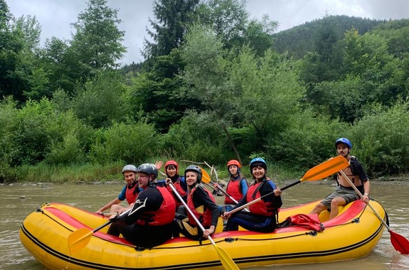 Картинка сплав по річці рафтинг в карпатах