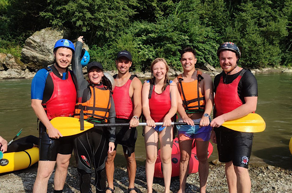 картинка сплав по річці у карпатах