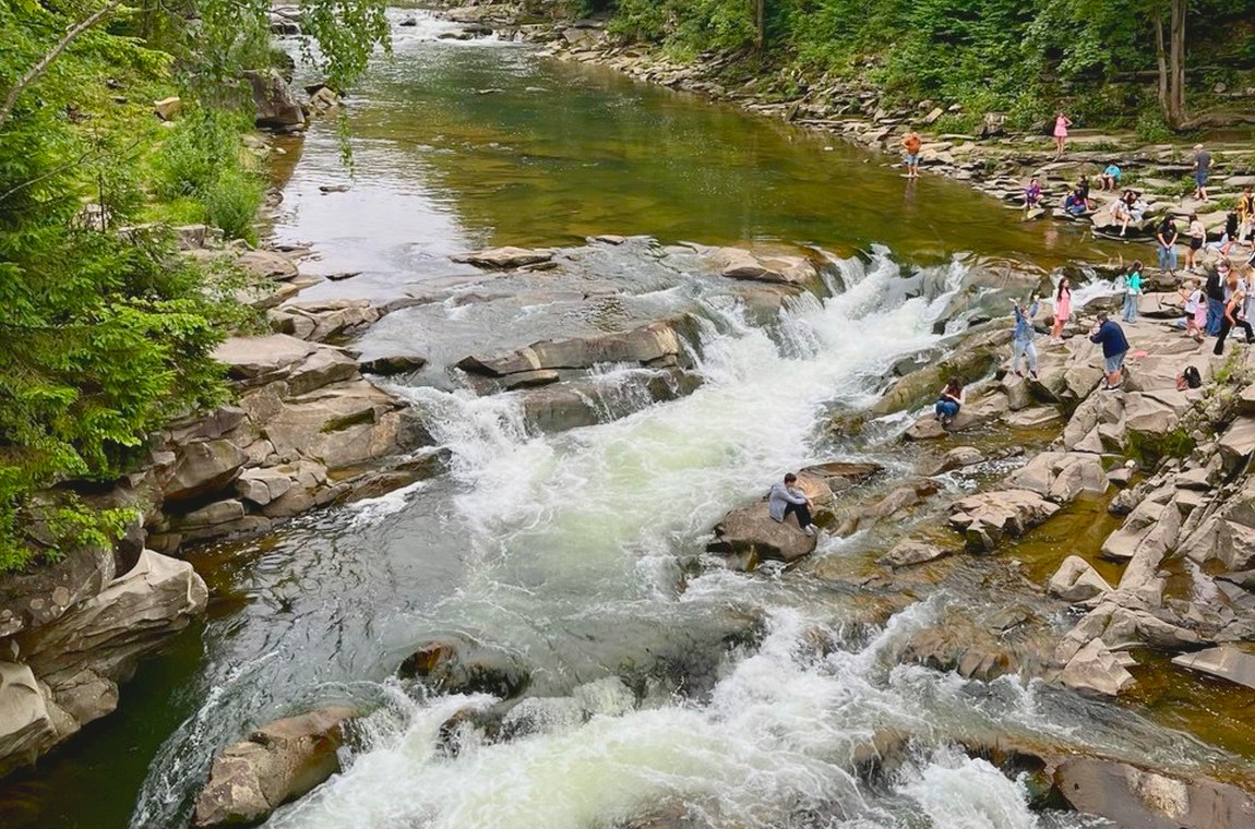 Картинка водоспад Пробій