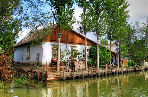 Картинка прогулка на лодке по колоритнім каналам вилково